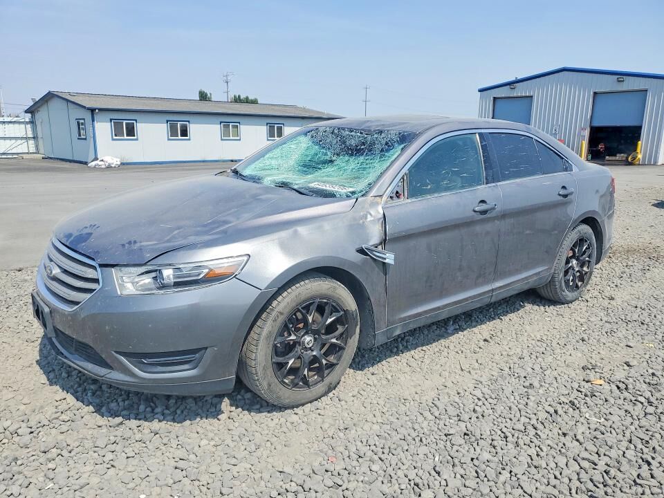 2013 FORD Taurus