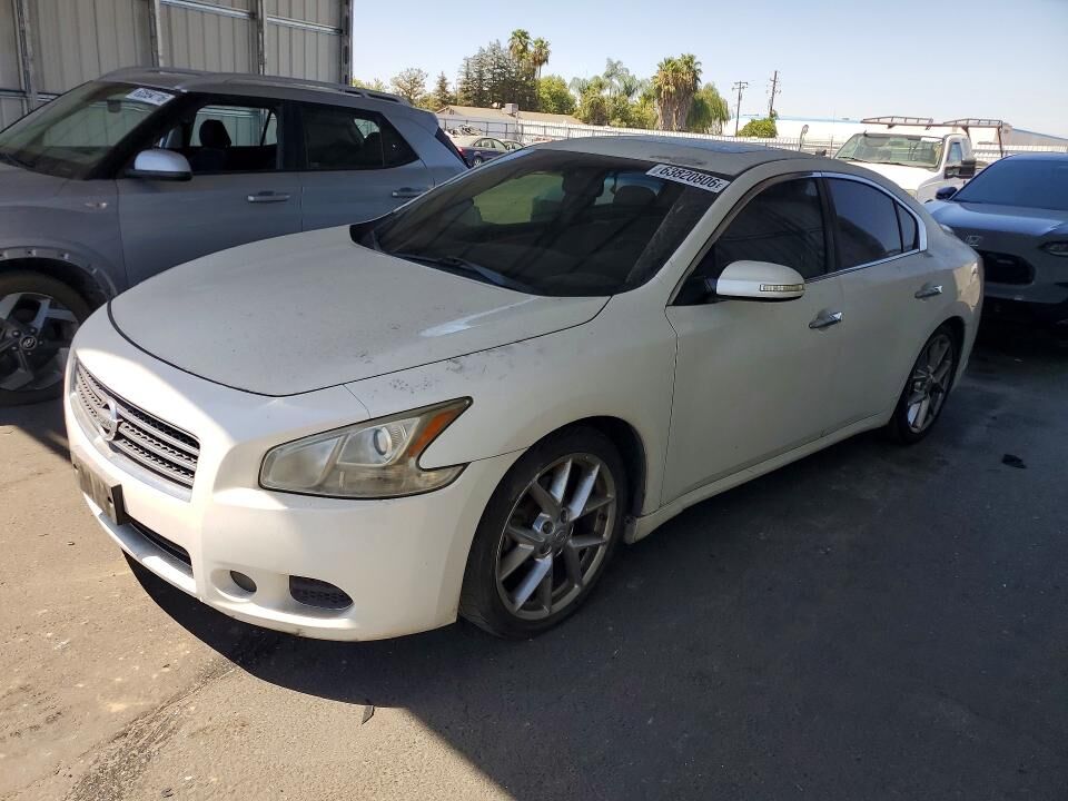 2010 NISSAN Maxima