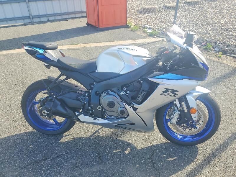 2026 SUZUKI GSX-R600