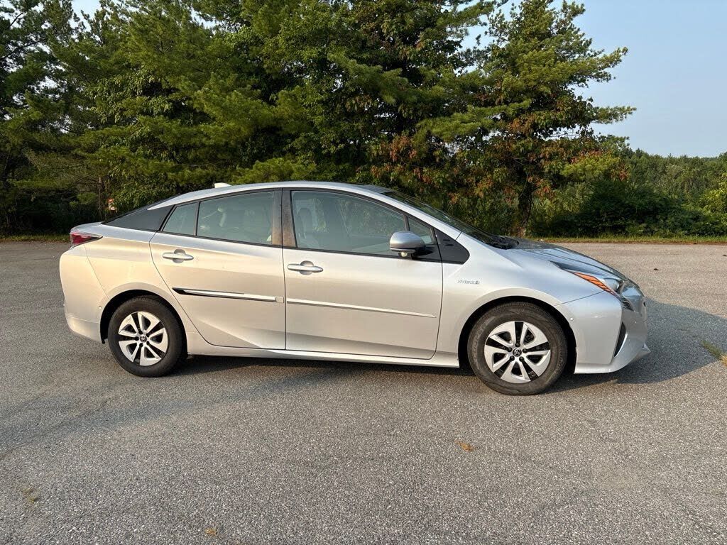 2017 TOYOTA PRIUS