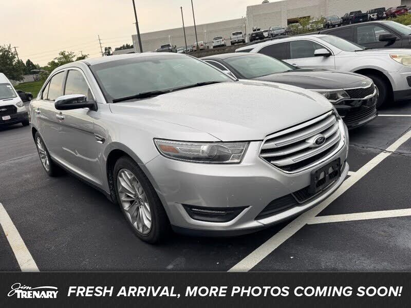 2013 FORD Taurus