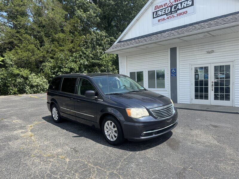 2014 CHRYSLER Town and Country