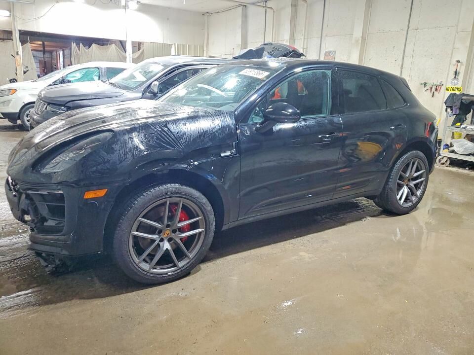 2022 PORSCHE Macan