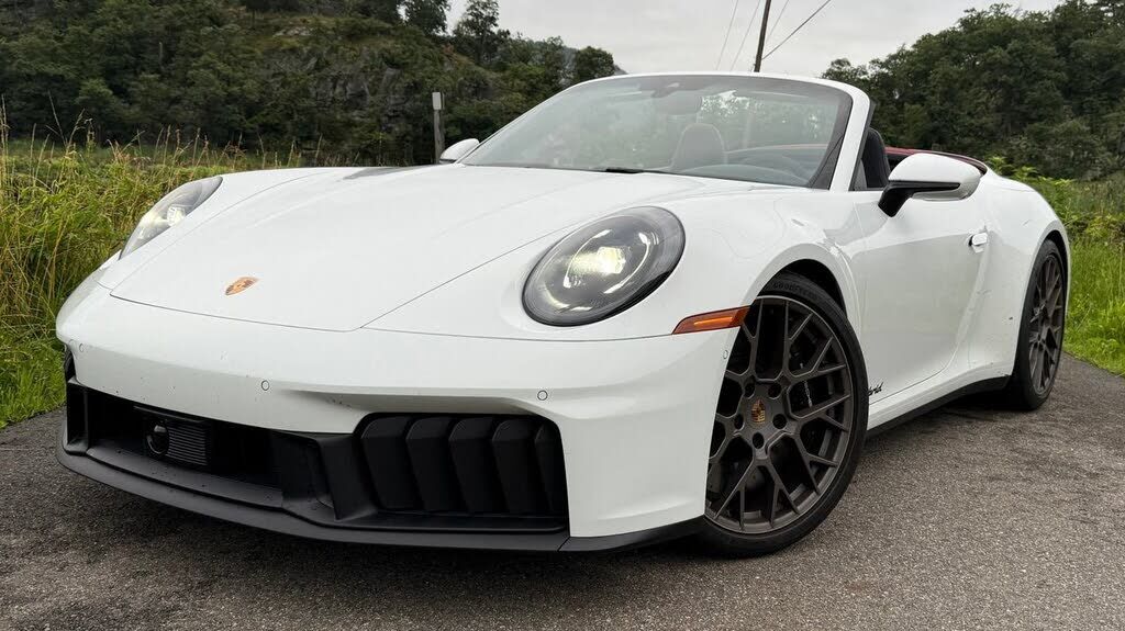 2025 PORSCHE 911