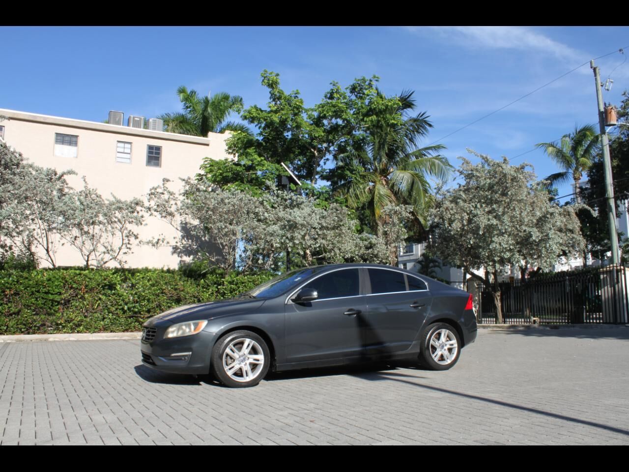 2015 VOLVO S60
