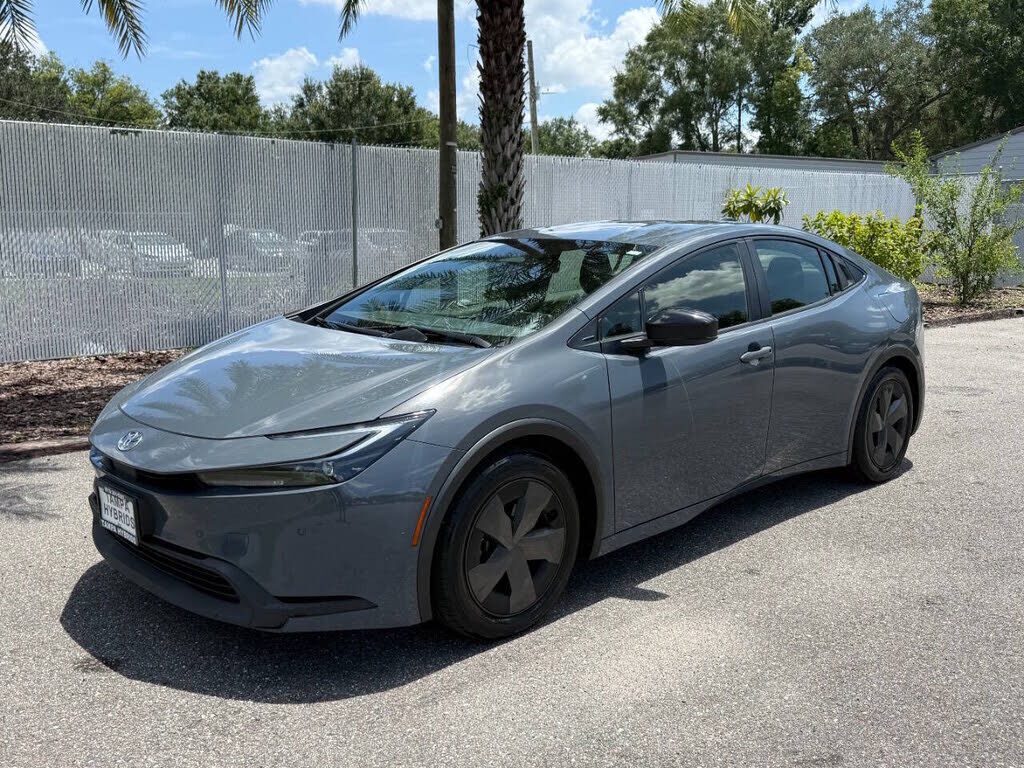 2024 TOYOTA PRIUS