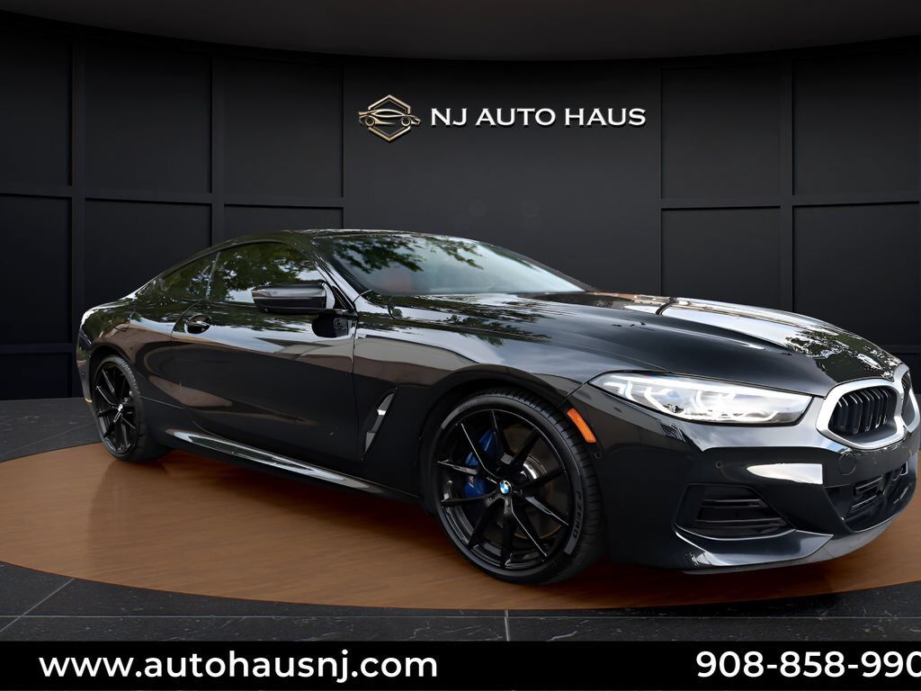 2023 BMW M8