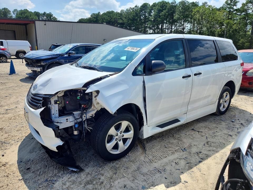 2012 TOYOTA Sienna