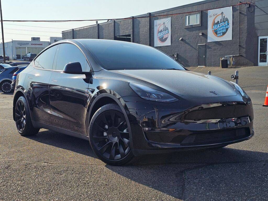 2023 TESLA Model Y