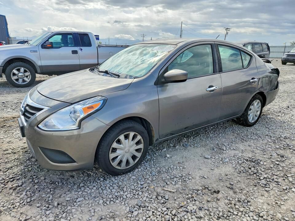 2017 NISSAN Versa