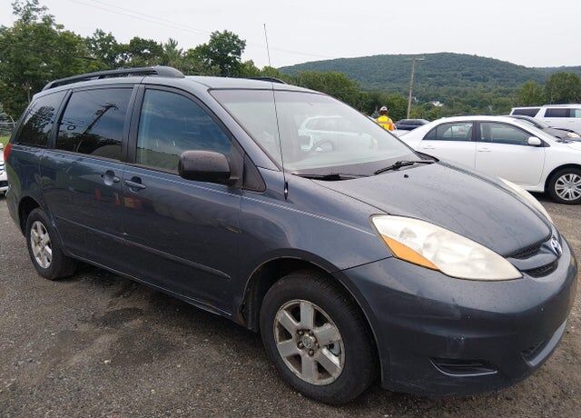 2009 TOYOTA Sienna