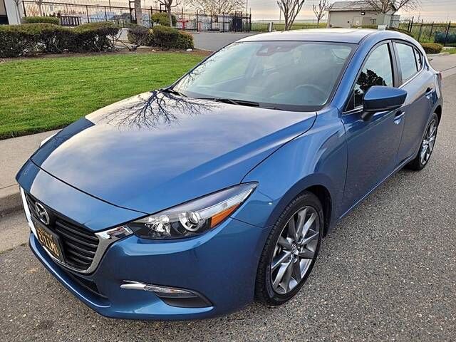 2018 MAZDA Mazda3