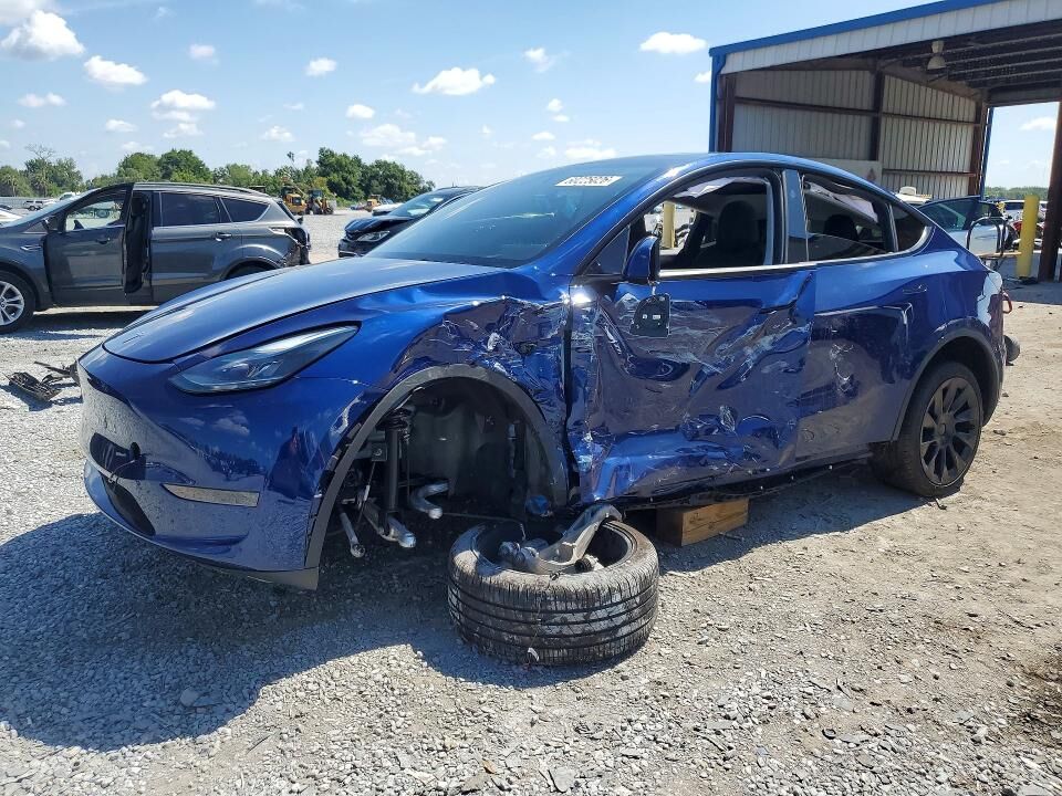 2024 TESLA Model Y