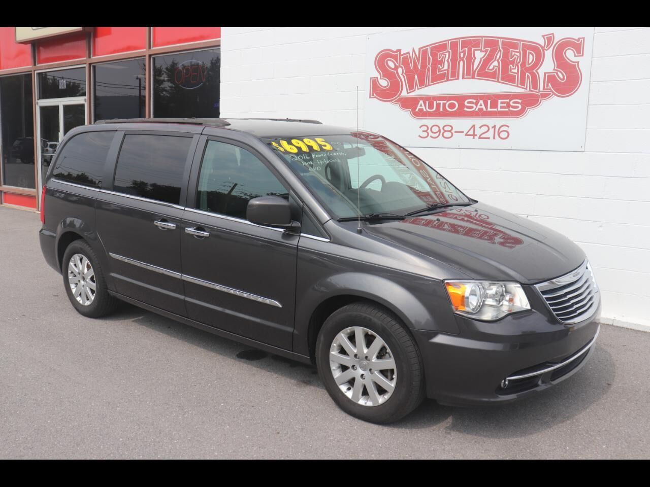 2016 CHRYSLER Town and Country