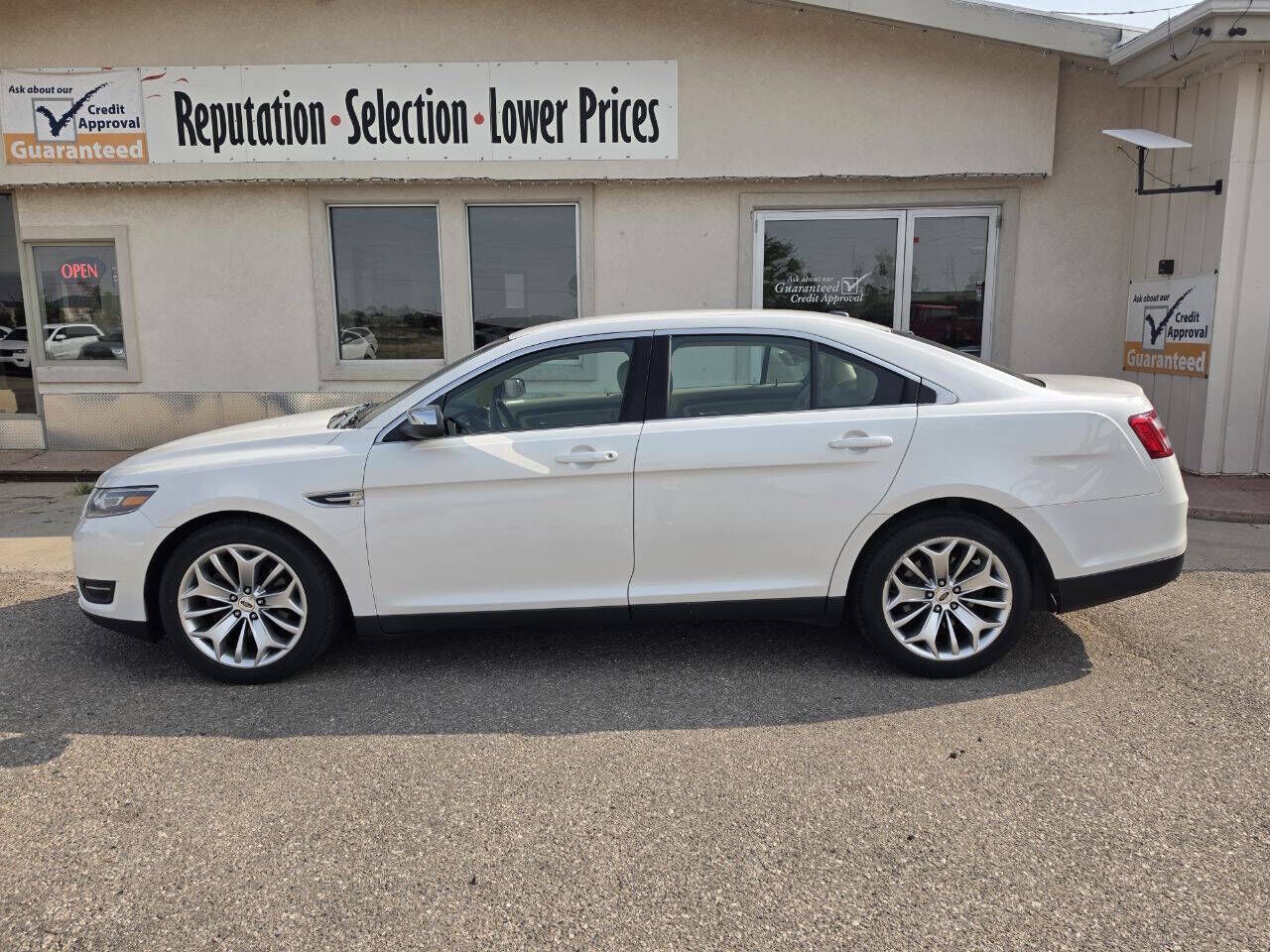 2016 FORD Taurus