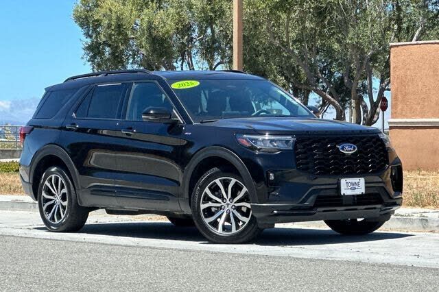 2025 FORD Explorer