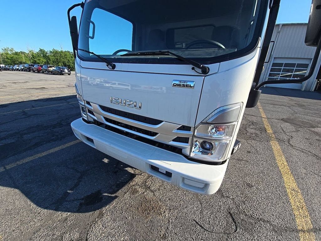 2024 ISUZU NRR