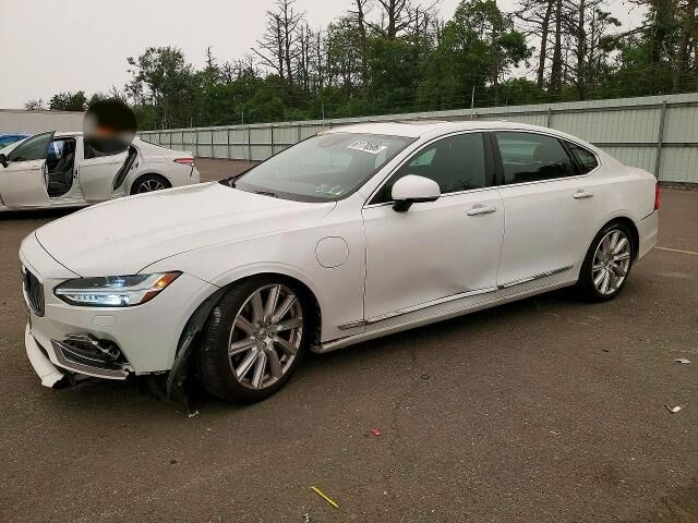 2018 VOLVO S90