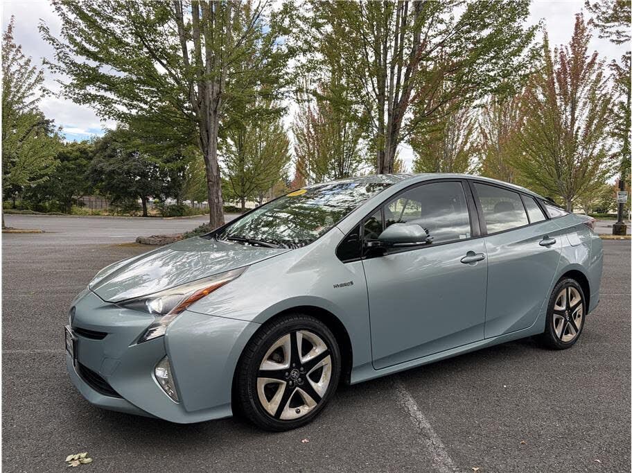 2016 TOYOTA PRIUS