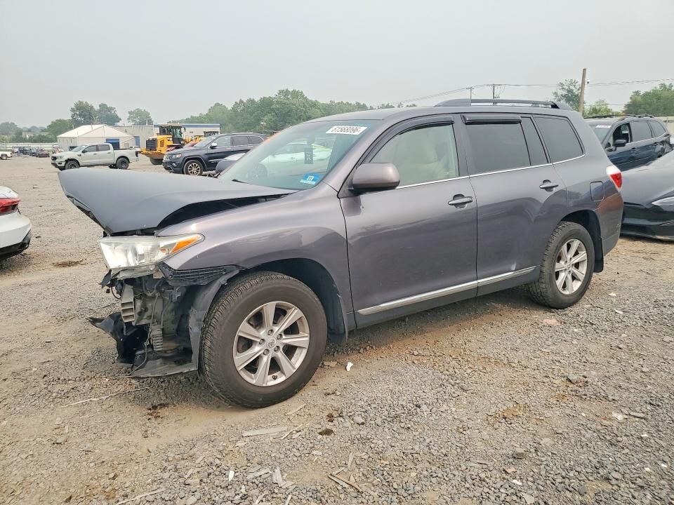 2011 TOYOTA Highlander