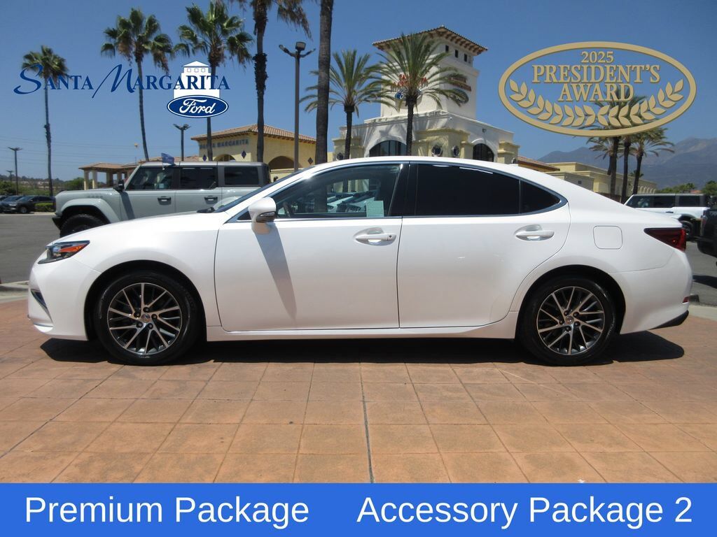 2017 LEXUS ES