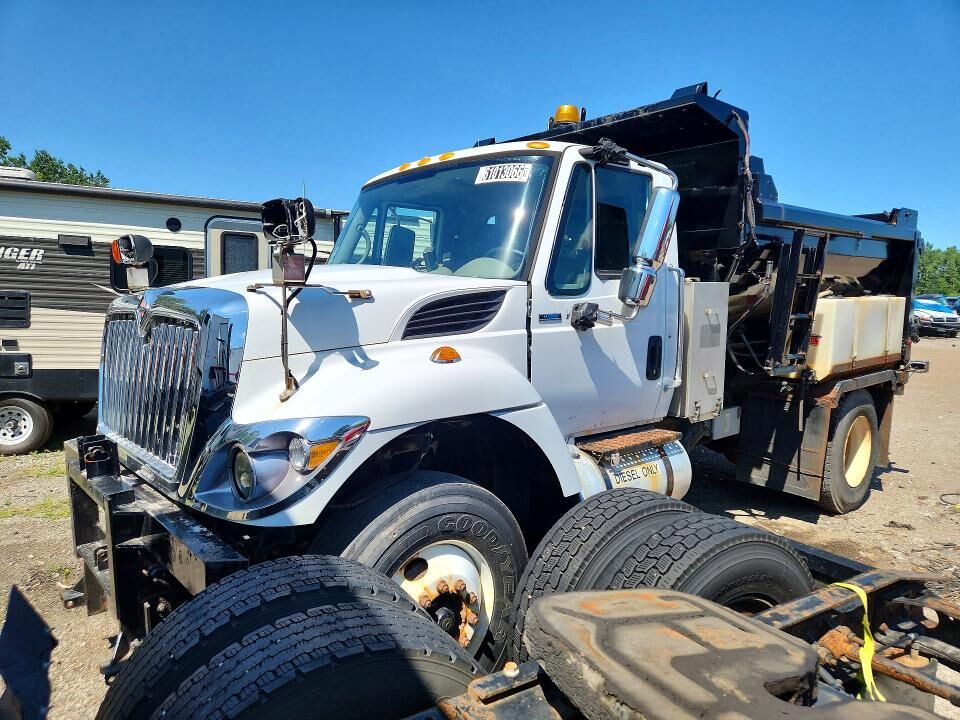 2008 INTERNATIONAL SA525