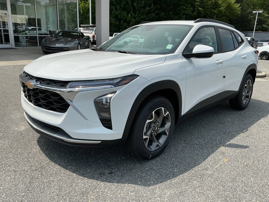 2026 CHEVROLET Trax