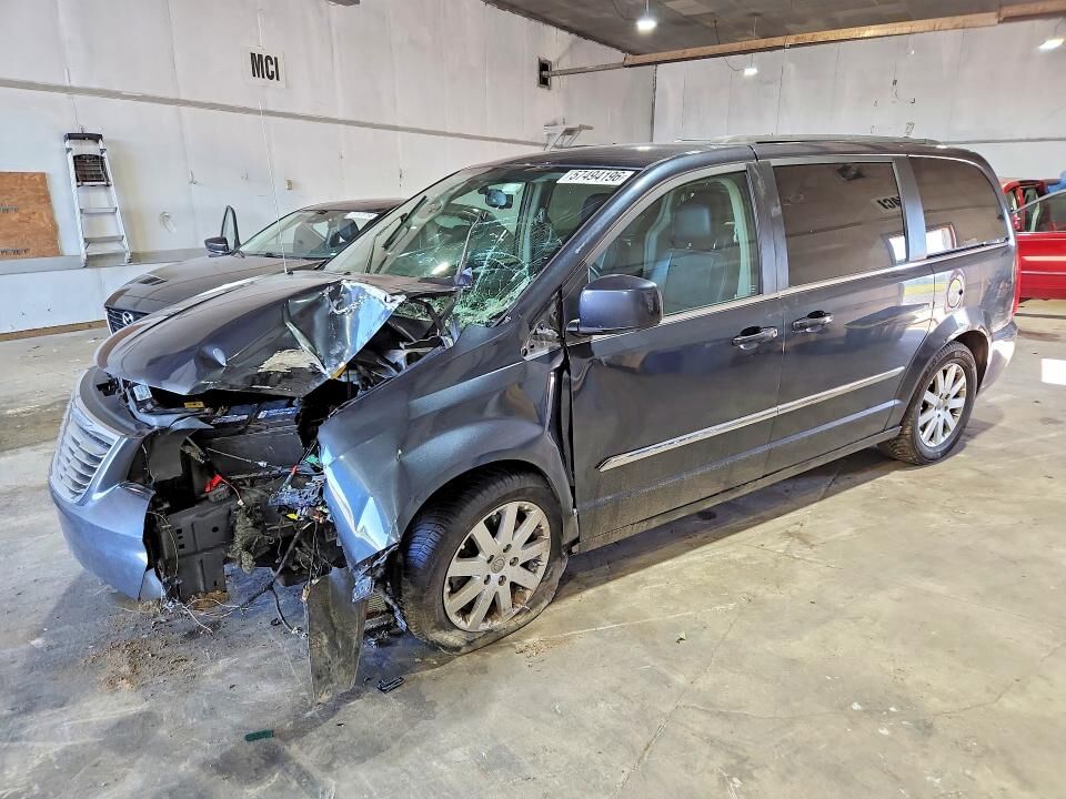 2014 CHRYSLER Town and Country