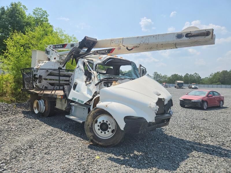 2022 FREIGHTLINER M2
