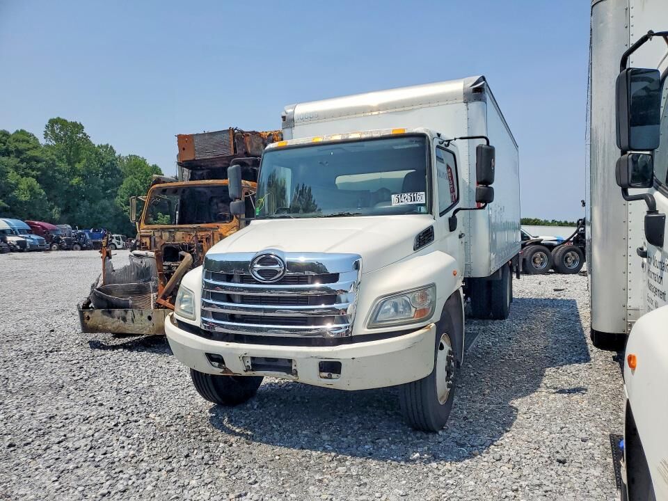 2013 HINO Incomplete Vehicle
