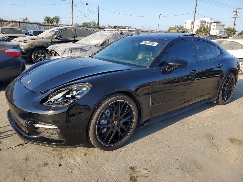 2018 PORSCHE Panamera