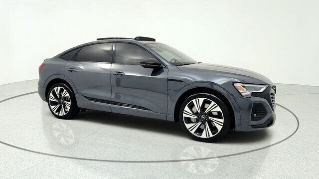 2024 AUDI Q8