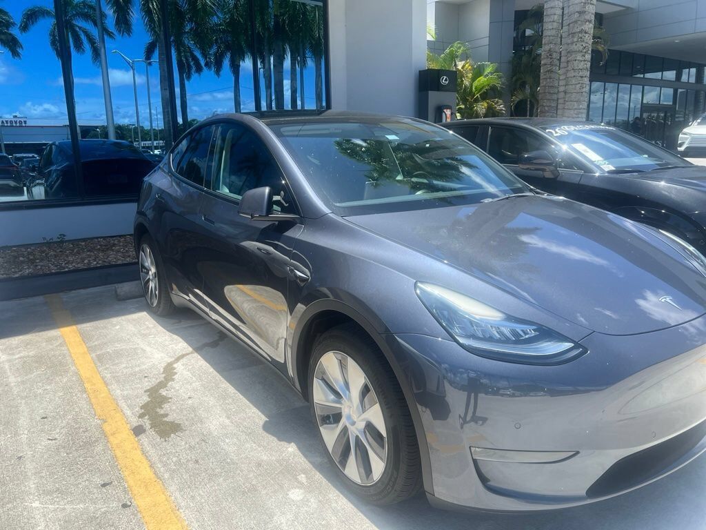 2022 TESLA Model Y