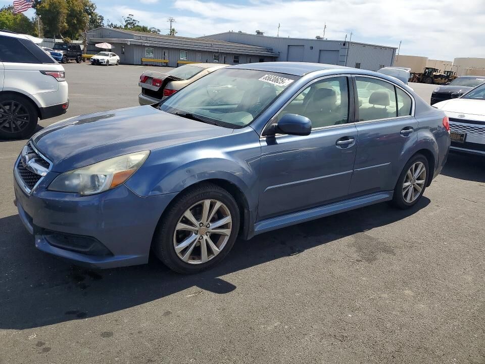 2013 SUBARU Legacy