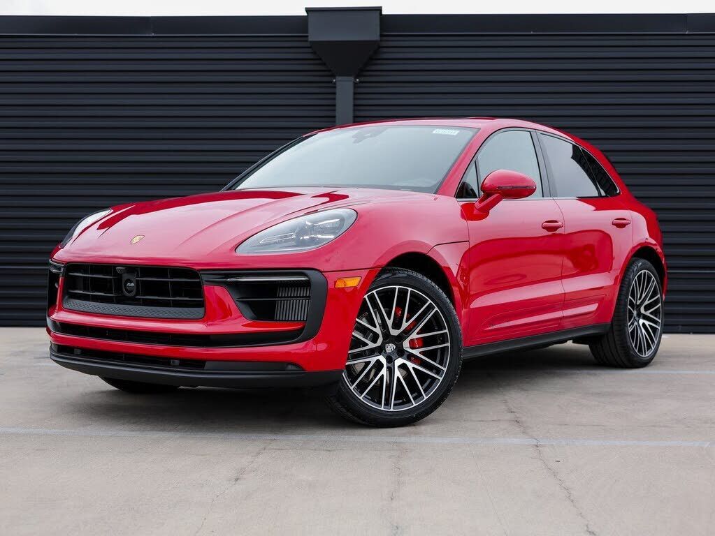 2026 PORSCHE Macan