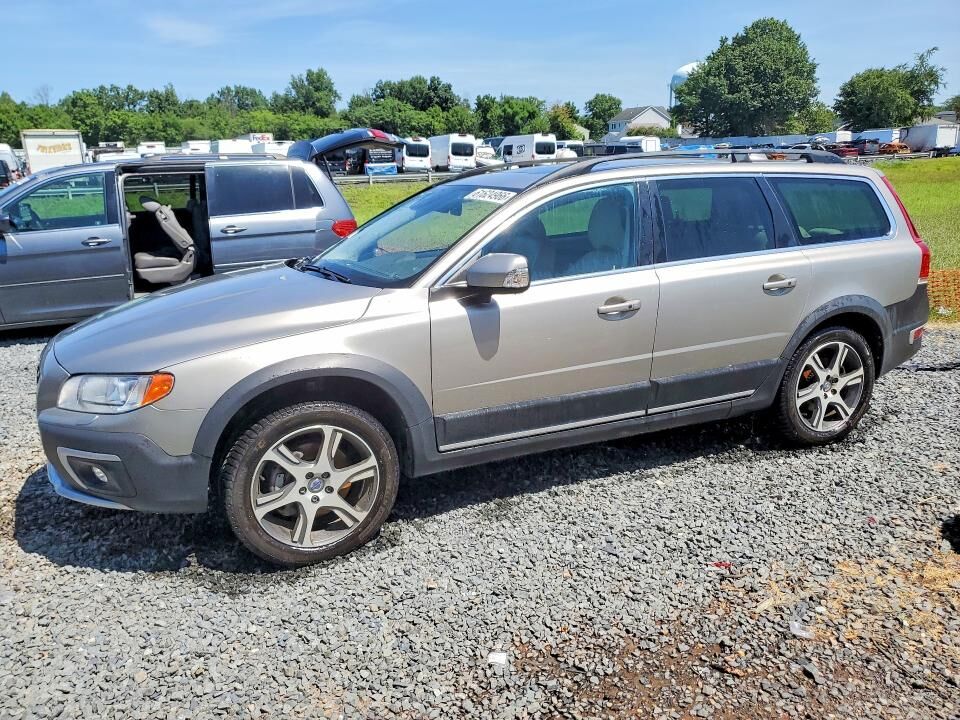 2015 VOLVO XC70