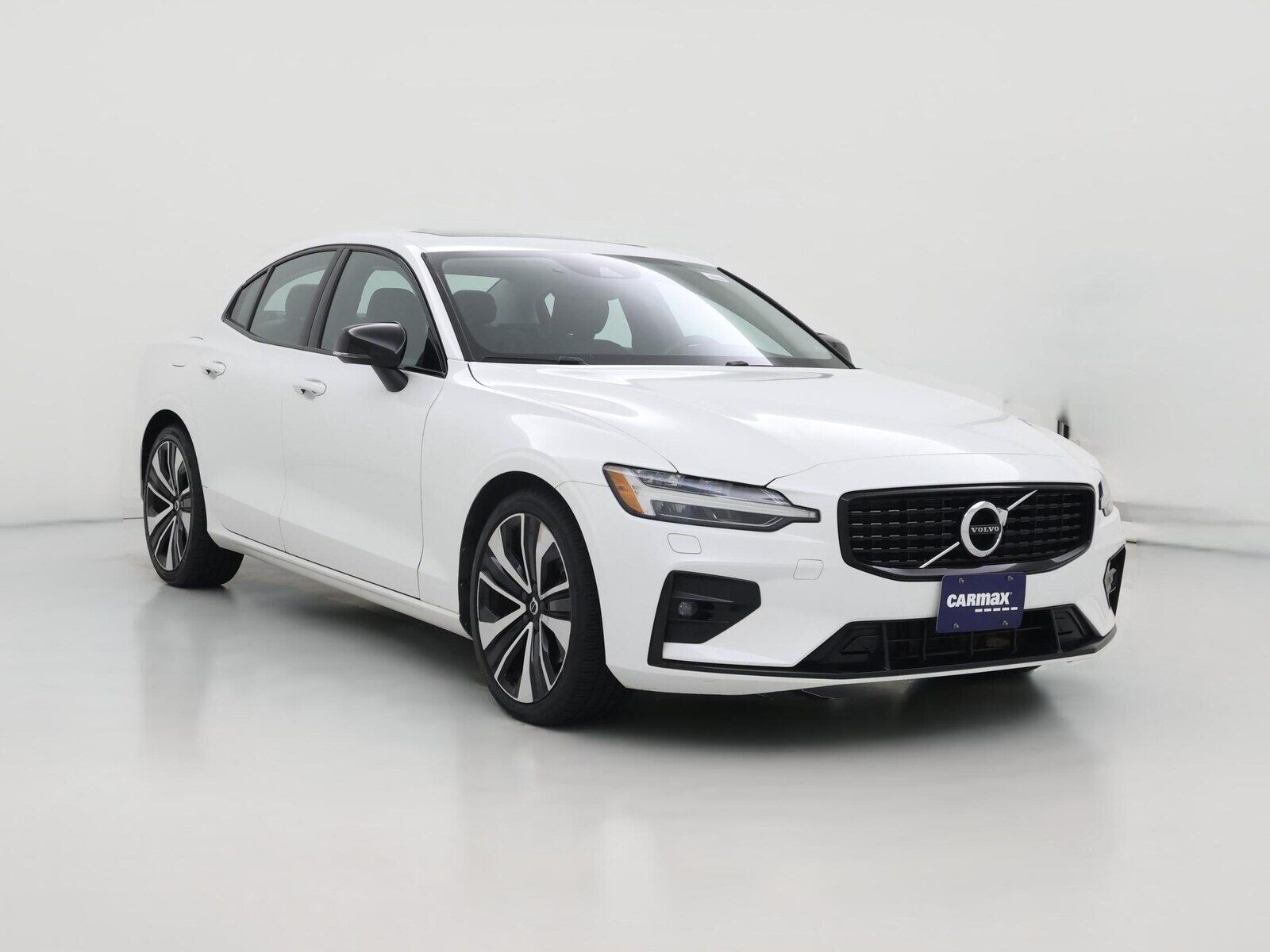2022 VOLVO S60