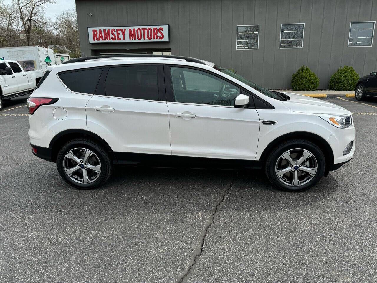 2017 FORD Escape