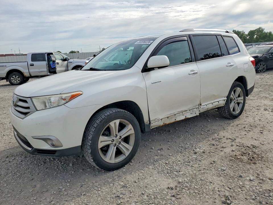 2013 TOYOTA Highlander