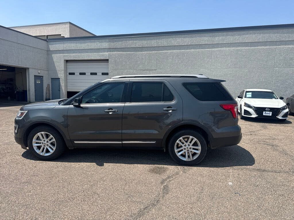 2017 FORD Explorer