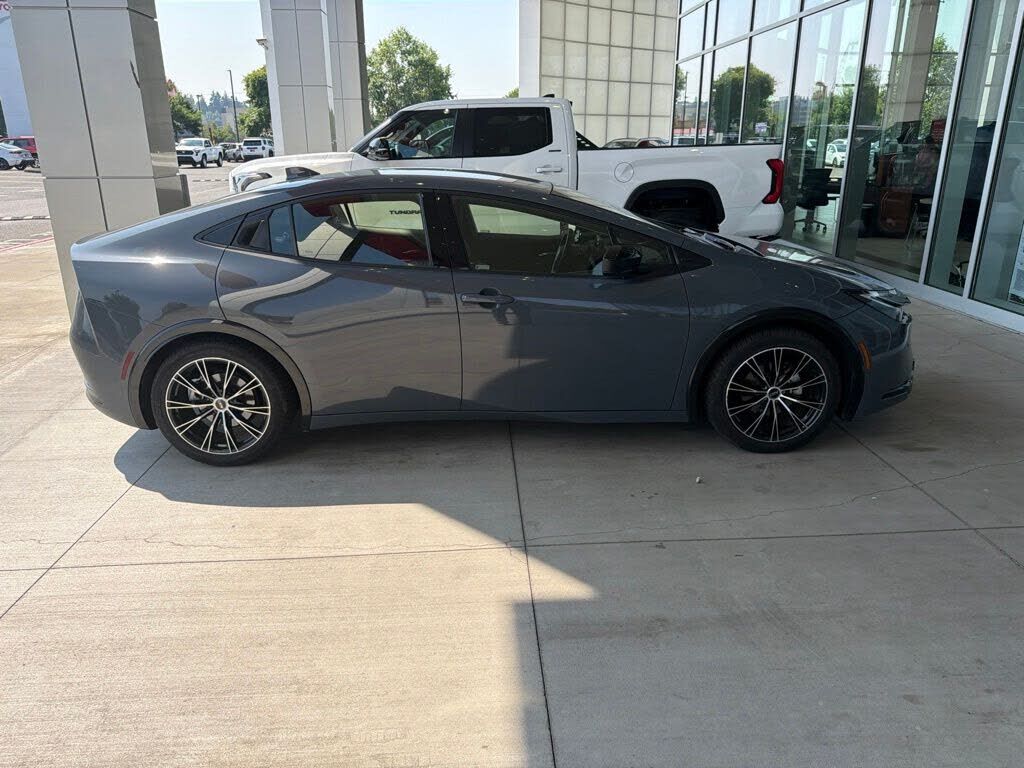 2023 TOYOTA PRIUS