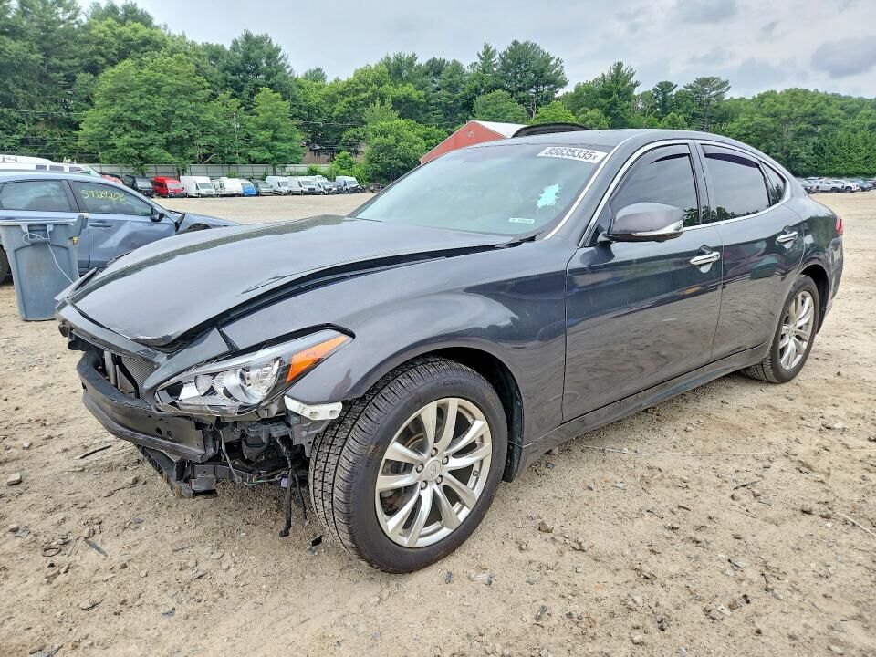 2015 INFINITI Q70