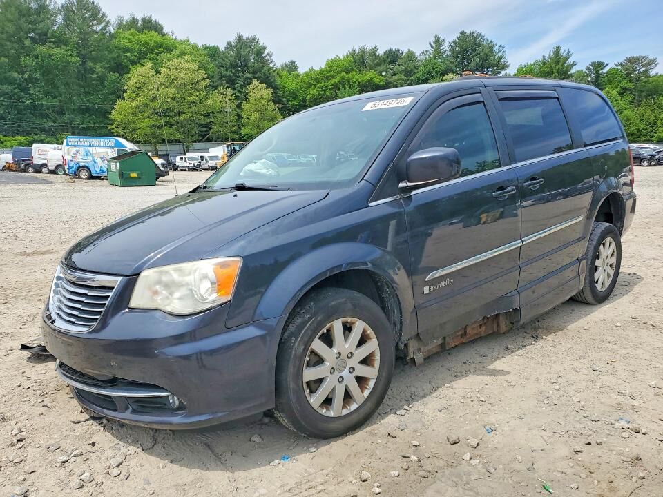 2014 CHRYSLER Town and Country