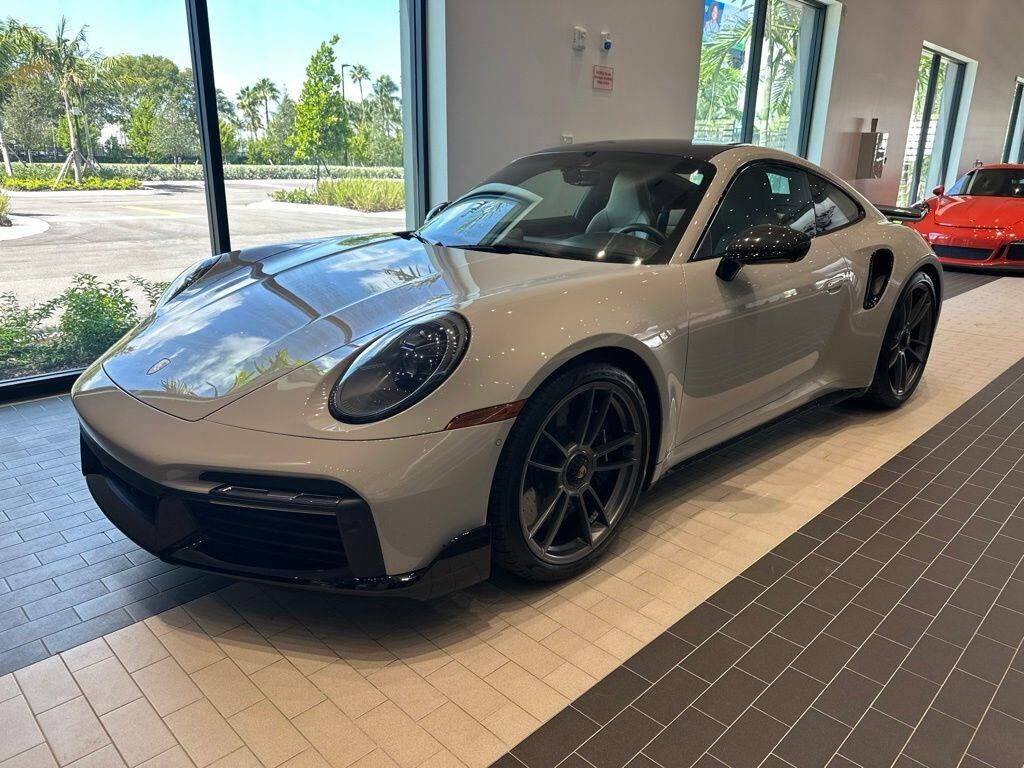 2025 PORSCHE 911