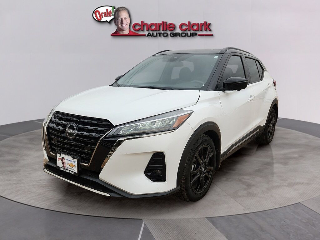 2023 NISSAN Kicks