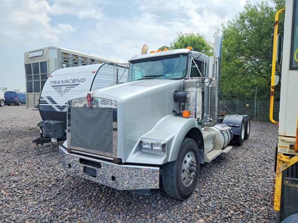 2015 KENWORTH T8 Series