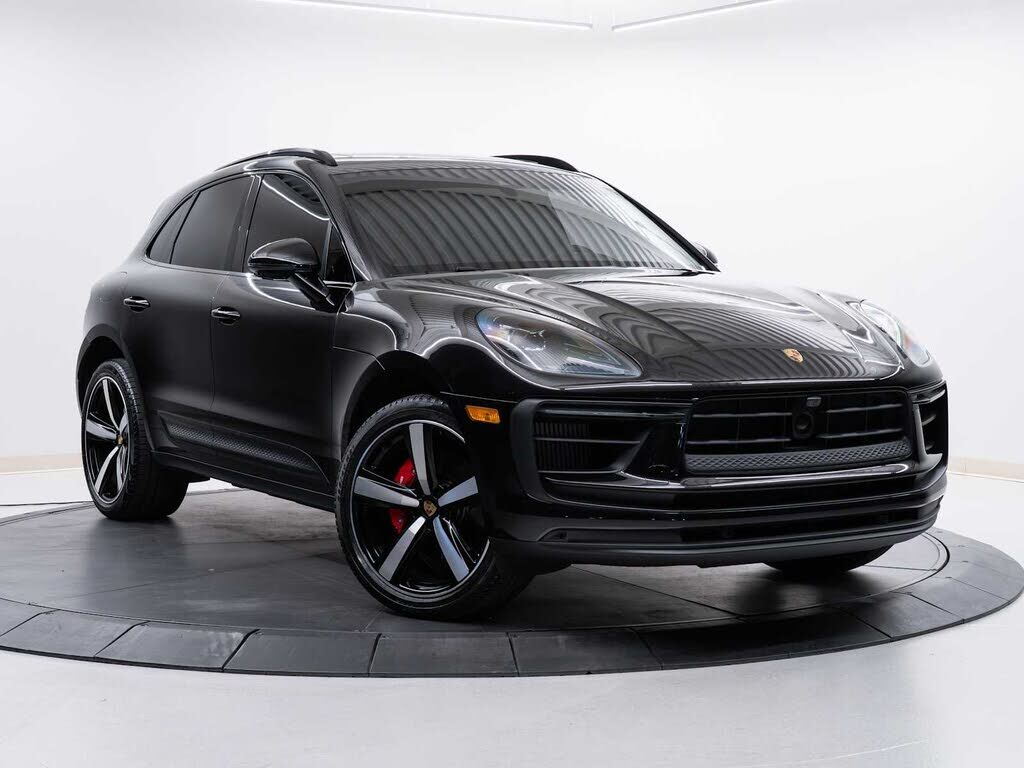 2025 PORSCHE Macan