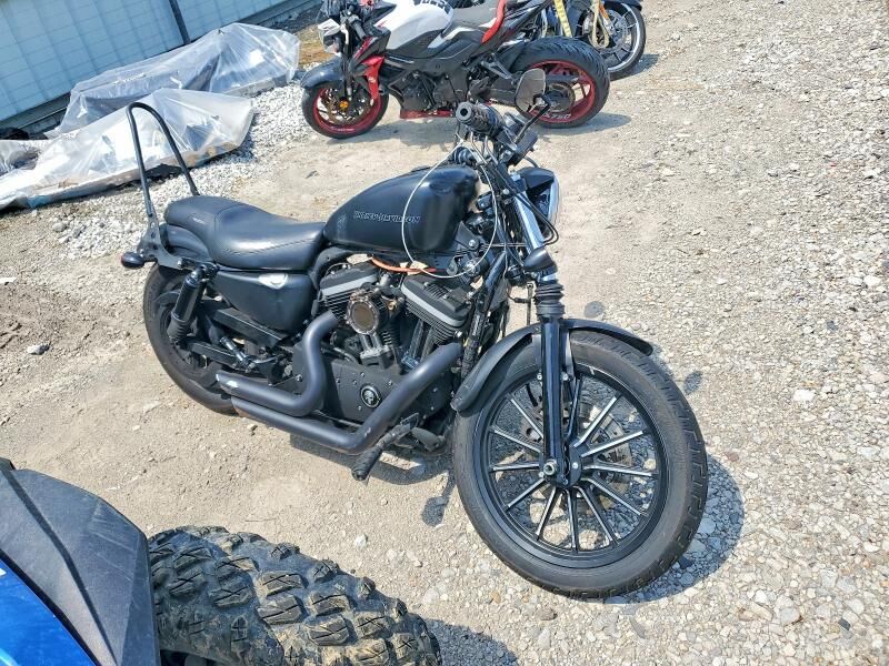 2010 HARLEY DAVIDSON Iron883