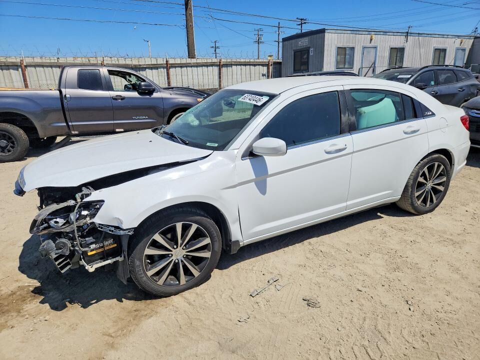 2013 CHRYSLER 200