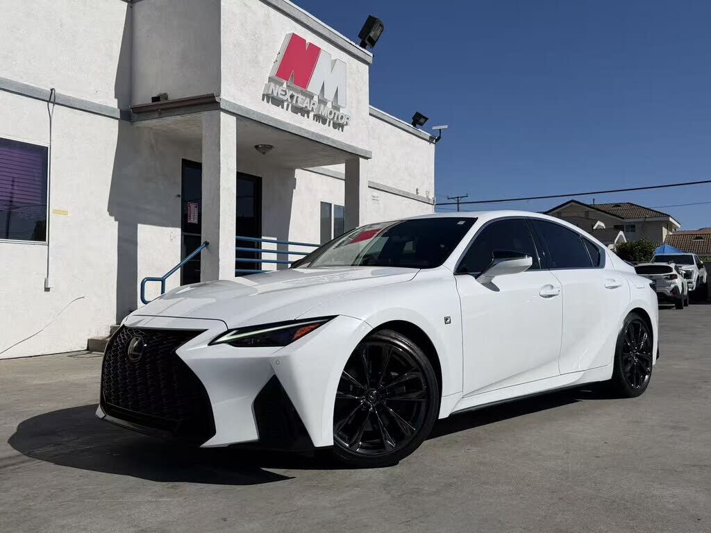 2024 LEXUS IS